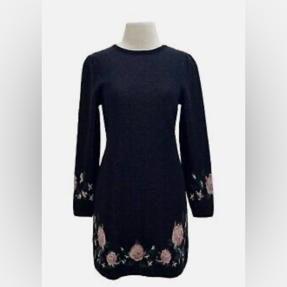 Club Monaco Kerioth Fine Merino wool dress - Picture 5 of 10